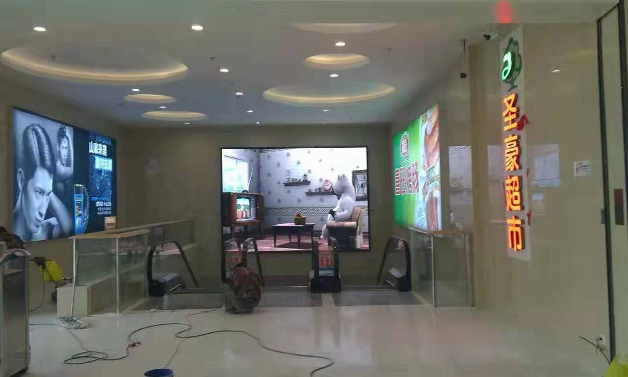 濟南高新區萬達廣場室內P4全彩屏