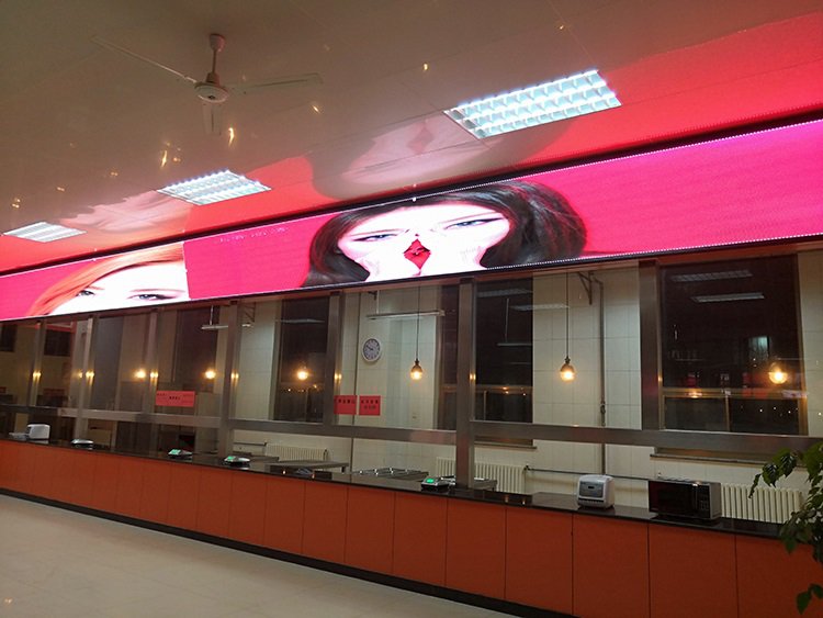 濟南市第七中學食堂18㎡室內P4全彩屏