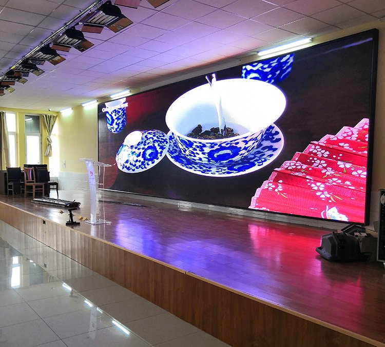 章丘四中30㎡室內P4全彩屏