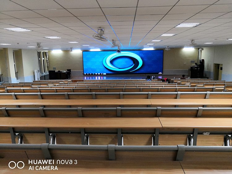 章丘四中30㎡室內P4全彩屏